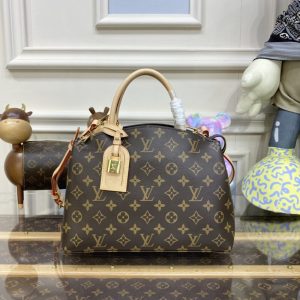 Replica Louis Vuitton Palais 1 Replica Louis Vuitton Palais - realistic designer-inspired fake bag