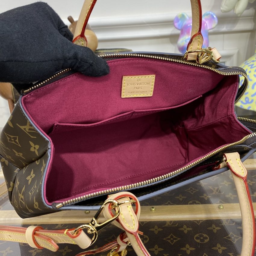 Replica Louis Vuitton Palais 9 Replica Louis Vuitton Palais - realistic designer-inspired fake bag