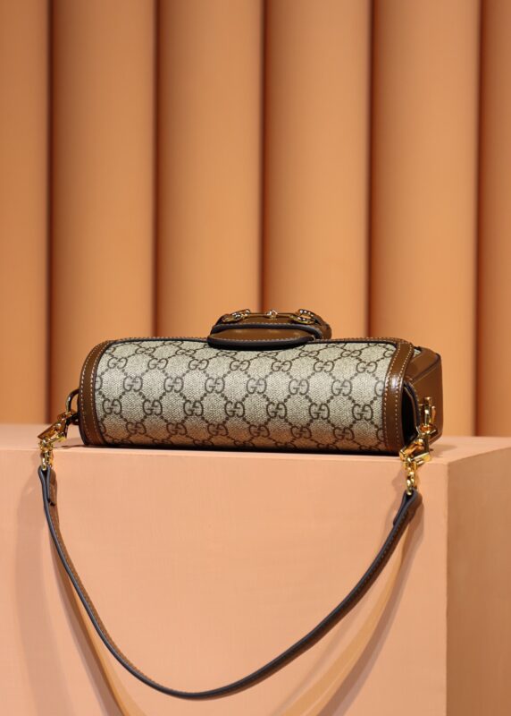 Replica Gucci 𝐇𝐨𝐫𝐬𝐞𝐛𝐢𝐭 𝟏𝟗𝟓𝟓 Baguette Bag - best quality luxury bag dupe
