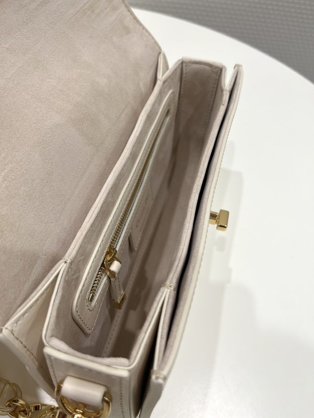 Replica Dior 30 Montaigne Avenue Bag White 6 Replica Dior 30 Montaigne Avenue Bag White - best-selling designer handbag dupe