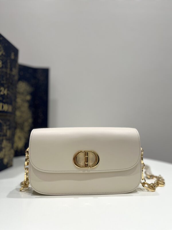 Replica Dior 30 Montaigne Avenue Bag White 1 Replica Dior 30 Montaigne Avenue Bag White - elite superclone designer purse