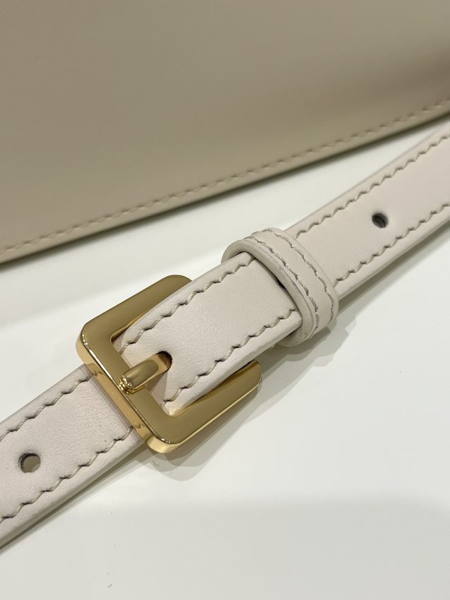 Replica Dior 30 Montaigne Avenue Bag White 8 Replica Dior 30 Montaigne Avenue Bag White - best-selling designer handbag dupe