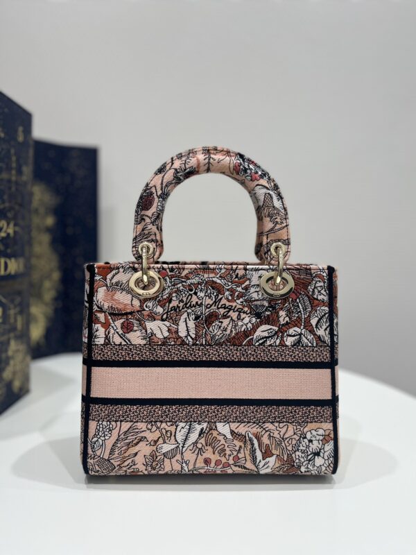 Replica Lady Dior D-Lite Flower 8 Replica Lady Dior D-Lite Flower - high-accuracy replica luxury purse