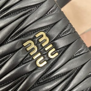 Replica Miu Miu Matelassé Tote Black 3 Replica Miu Miu Matelassé Tote Black - ultra-realistic fake designer tote