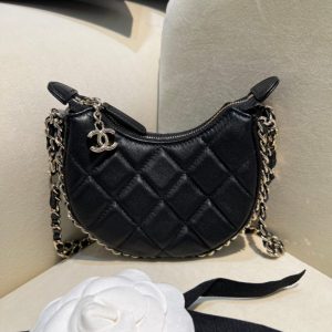 Replica CHANEL 23P Chain Around Crescent Hobo 1 Replica CHANEL 23P Chain Around Crescent Hobo - near-authentic luxury replica handbag