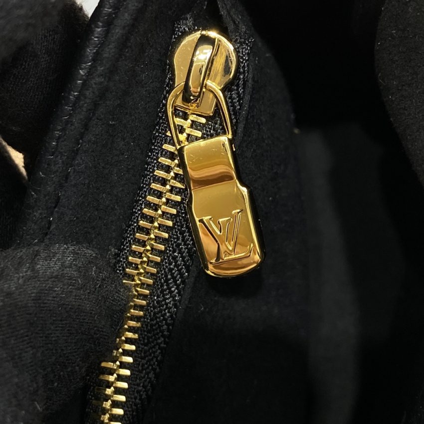 Replica Louis Vuitton Wallet on Chain Ivy Black 3 Replica Louis Vuitton Wallet on Chain Ivy Black - elite superclone designer purse