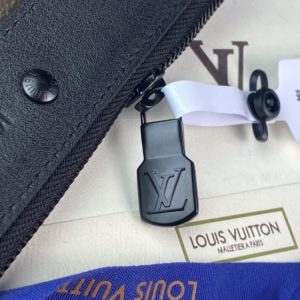 Replica Louis Vuitton To Go Pochette Brown 2 Replica Louis Vuitton To Go Pochette Brown - near-authentic luxury replica handbag