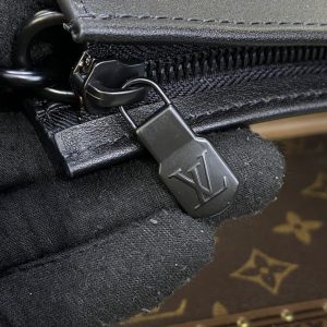 Replica Louis Vuitton Gaston Wearable Wallet Black 4 Replica Louis Vuitton Gaston Wearable Wallet Black - ultra-realistic fake designer tote