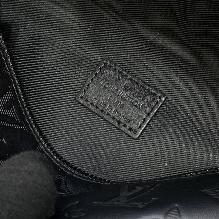 Replica Louis Vuitton Bumbag Discovery Full Black - high-end fake designer purse