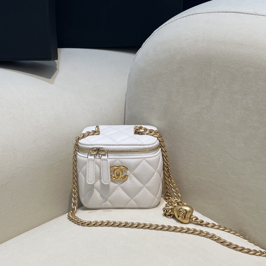 Replica CHANEL 23P Heart Lipstick Bag White 4 Replica CHANEL 23P Heart Lipstick Bag White - 1:1 designer replica handbag