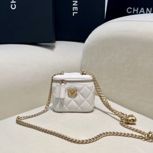 Replica CHANEL 23P Heart Lipstick Bag White 1 Replica CHANEL 23P Heart Lipstick Bag White - 1:1 designer replica handbag