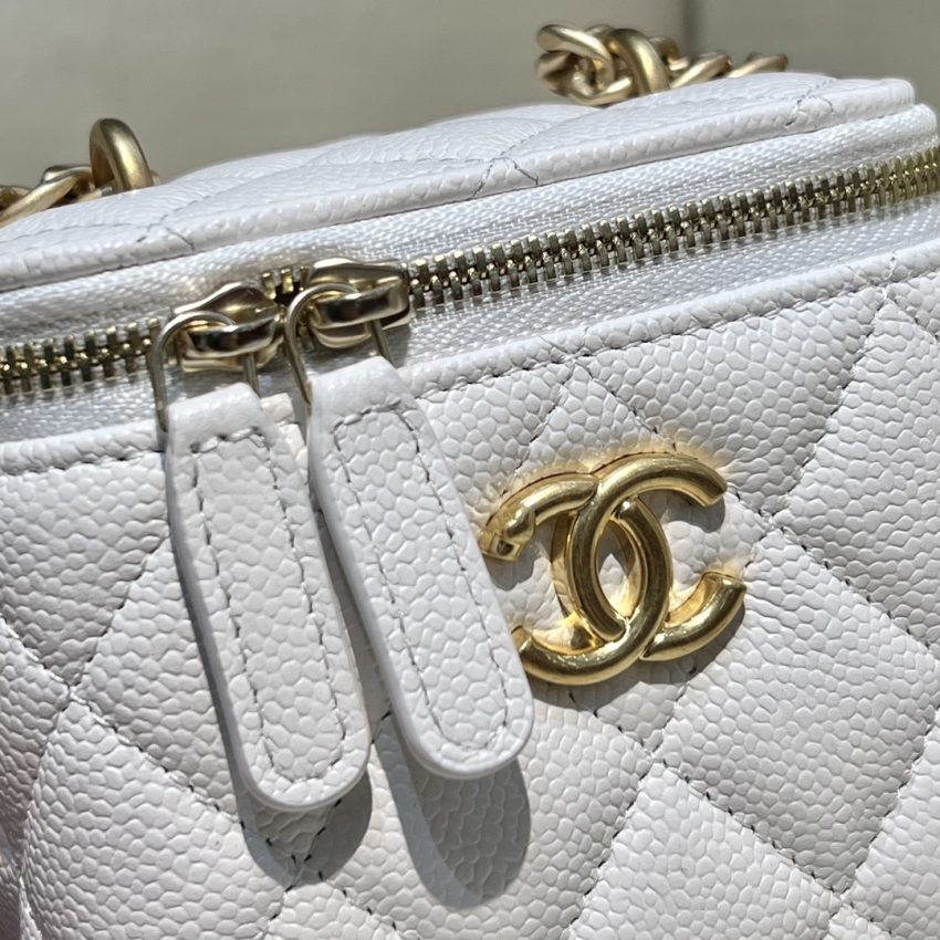 Replica CHANEL 23P Heart Lipstick Bag White 9 Replica CHANEL 23P Heart Lipstick Bag White - ultra-realistic fake designer tote