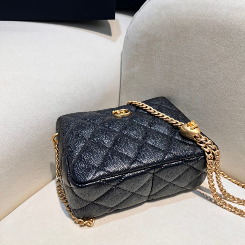 Replica CHANEL 23c Hobo Love 3 Replica CHANEL 23c Hobo Love - premium 1:1 fake handbag model