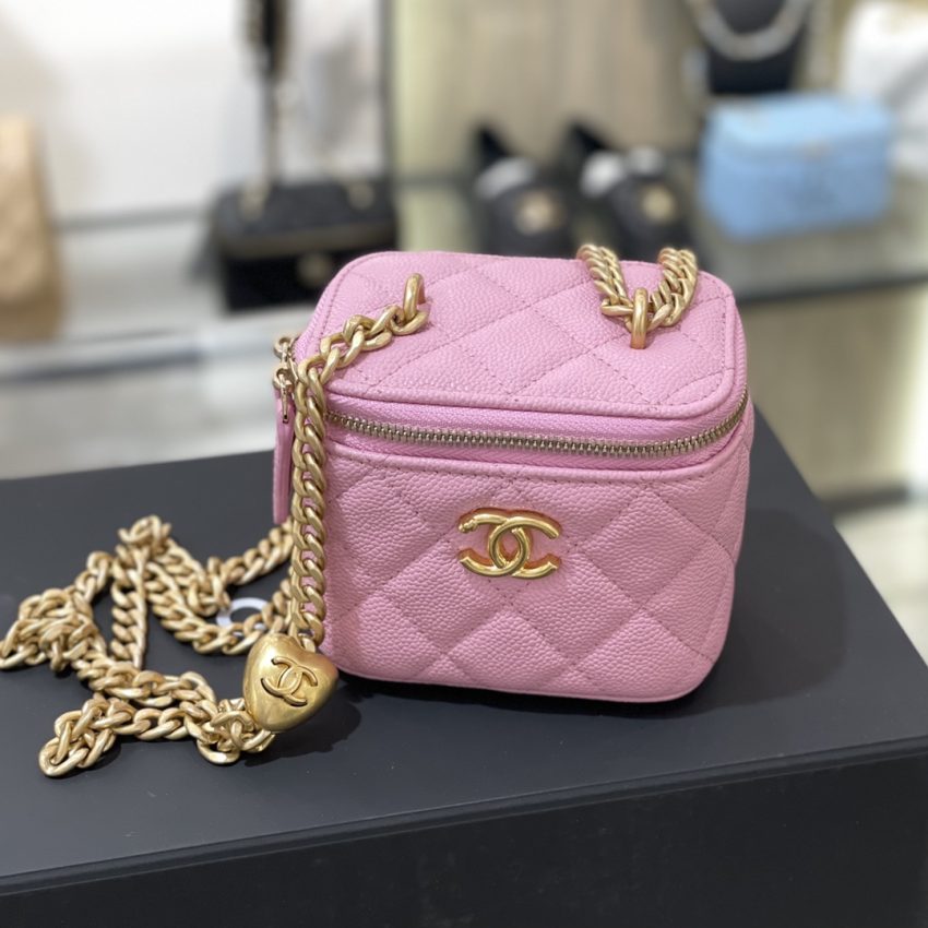 Replica CHANEL 23P Lipstick Bag Pink 3 Replica CHANEL 23P Lipstick Bag Pink - 1:1 designer replica handbag