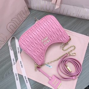 Replica Miu Miu Matelassé Pink 8 Replica Miu Miu Matelassé Pink - realistic designer-inspired fake bag