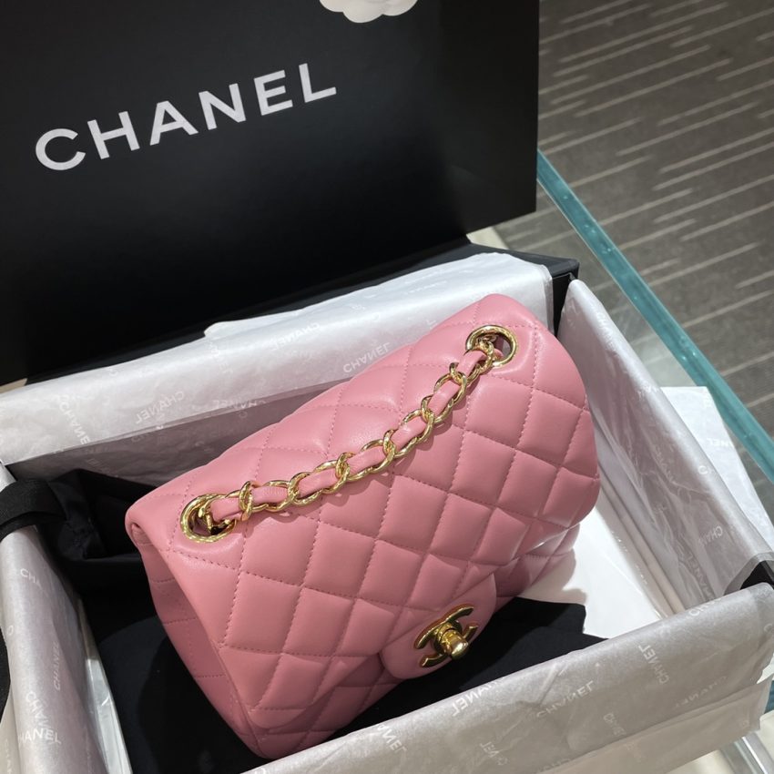 Replica CHANEL Classic Flap 17cm Pink 3 Replica CHANEL Classic Flap 17cm Pink - best-selling designer handbag dupe