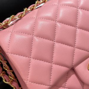 Replica CHANEL Classic Flap 17cm Pink 5 Replica CHANEL Classic Flap 17cm Pink - premium-grade designer purse dupe