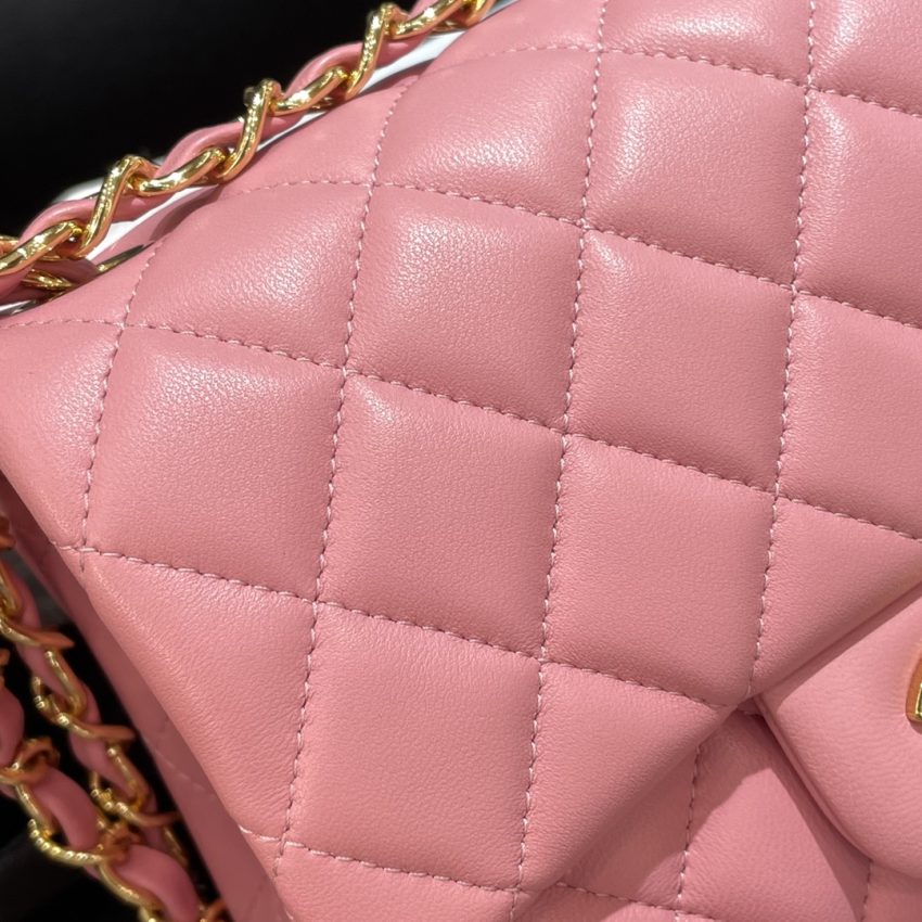 Replica CHANEL Classic Flap 17cm Pink 5 Replica CHANEL Classic Flap 17cm Pink - premium-grade designer purse dupe