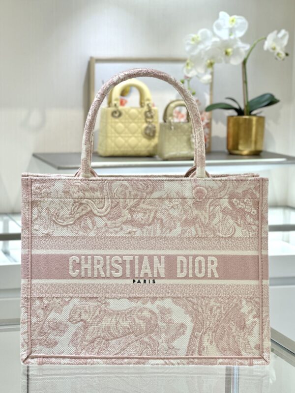 Replica Dior Tote Book Pink Tiger 1 Replica Dior Tote Book Pink Tiger - realistic designer-inspired fake bag