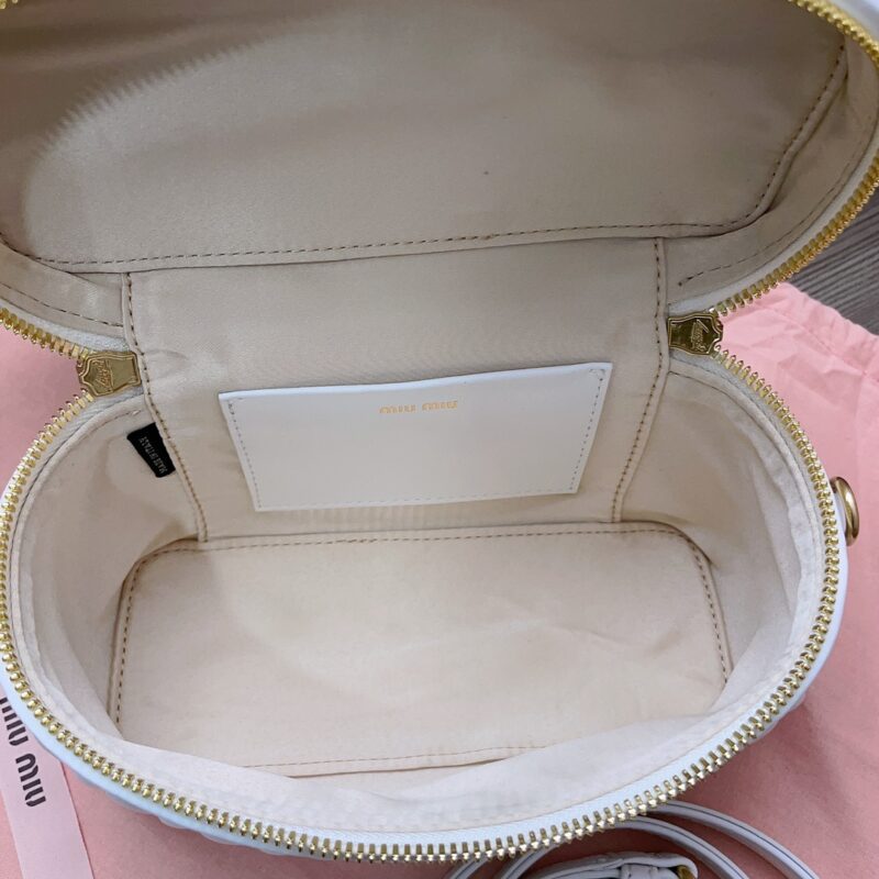 Replica Miu Miu Cosmetic Bag White 3 Replica Miu Miu Cosmetic Bag White - elite superclone designer purse