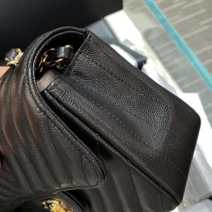 Replica CHANEL Classic Flap V 20cm 6 Replica CHANEL Classic Flap V 20cm - near-authentic luxury replica handbag