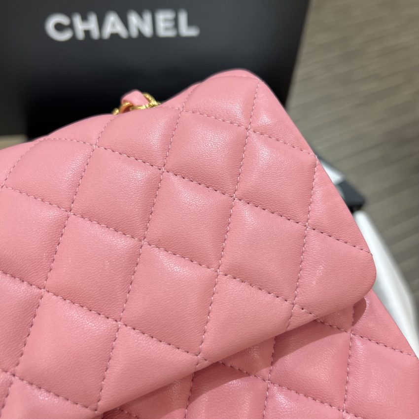Replica CHANEL Classic Flap 25cm Pink 3 Replica CHANEL Classic Flap 25cm Pink - premium 1:1 fake handbag model