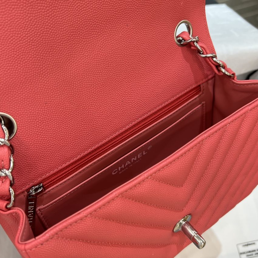 Replica CHANEL Classic Flap V 20cm Red 4 Replica CHANEL Classic Flap V 20cm Red - best-selling designer handbag dupe