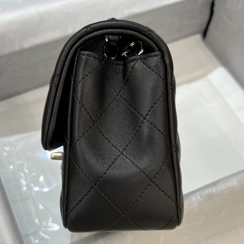 Replica CHANEL Classic Flap 20cm Black 3 Replica CHANEL Classic Flap 20cm Black - near-authentic luxury replica handbag