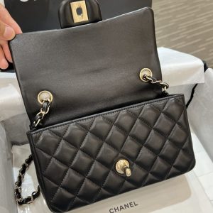 Replica CHANEL Classic Flap 20cm Black 4 Replica CHANEL Classic Flap 20cm Black - high-quality designer bag clone