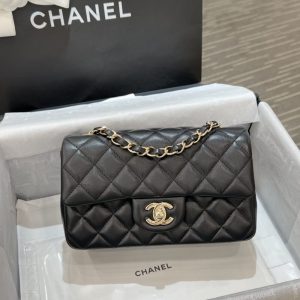 Replica CHANEL Classic Flap 20cm Black 1 Replica CHANEL Classic Flap 20cm Black - top-tier luxury replica shoulder bag