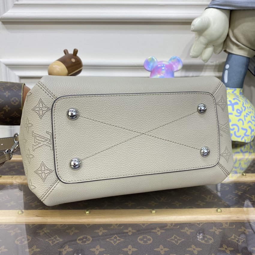 Replica Louis Vuitton Humea Beige 6 Replica Louis Vuitton Humea Beige - best-selling designer handbag dupe