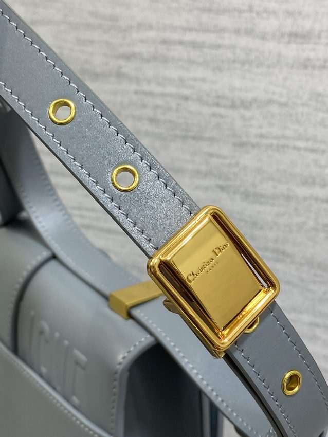 Replica Dior 30 Montaigne Blue 2 Replica Dior 30 Montaigne Blue - ultra-realistic fake designer tote