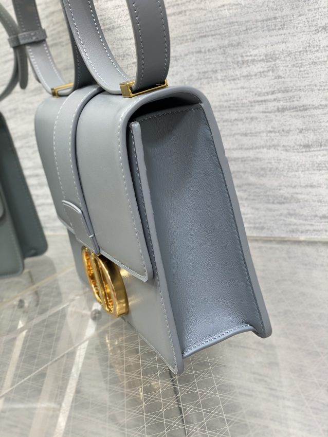 Replica Dior 30 Montaigne Blue 8 Replica Dior 30 Montaigne Blue - high-accuracy replica luxury purse