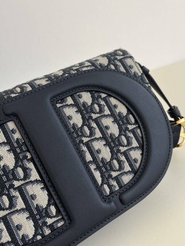 Replica Dior Signature CD 2 Replica Dior Signature CD - high-quality designer bag clone