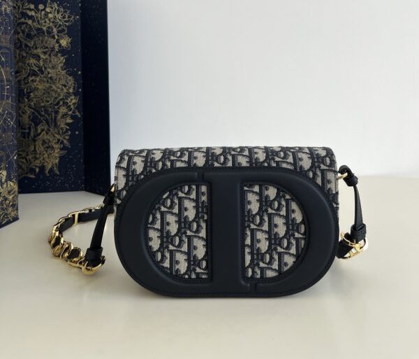 Replica Dior Signature CD 1 Replica Dior Signature CD - high-quality designer bag clone