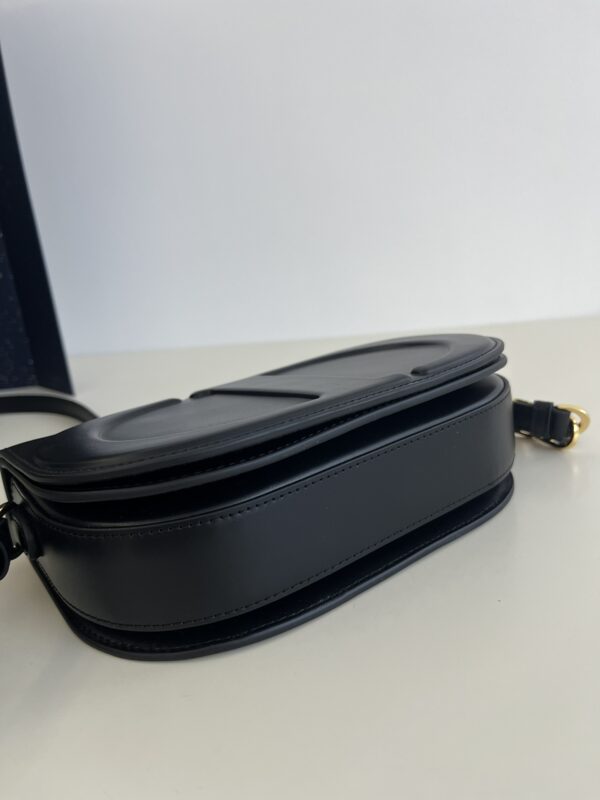Replica Dior Signature Black 9 Replica Dior Signature Black - top-tier luxury replica shoulder bag