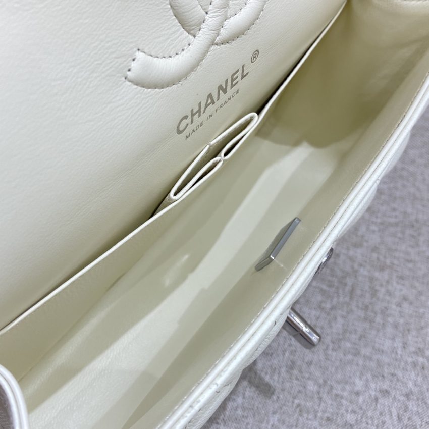 Replica CHANEL Classic Flap 23cm White 2 Replica CHANEL Classic Flap 23cm White - best quality luxury bag dupe