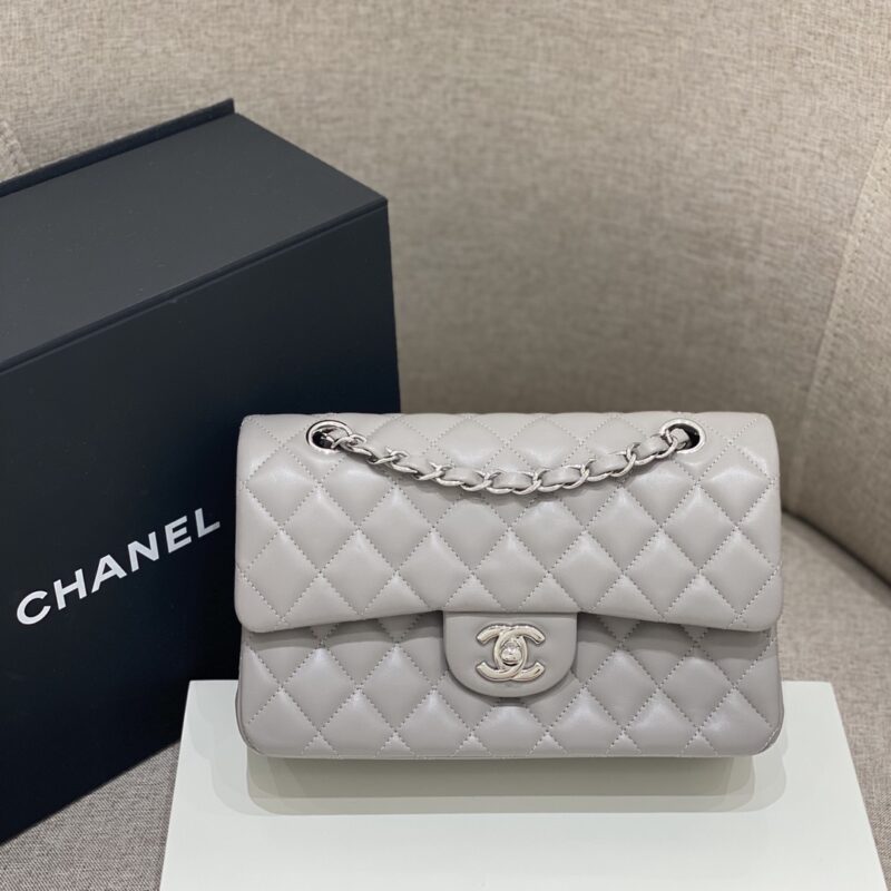 Replica CHANEL Classic Flap 23cm Dove Grey 1 Replica CHANEL Classic Flap 23cm Dove Grey - ultra-realistic fake designer tote