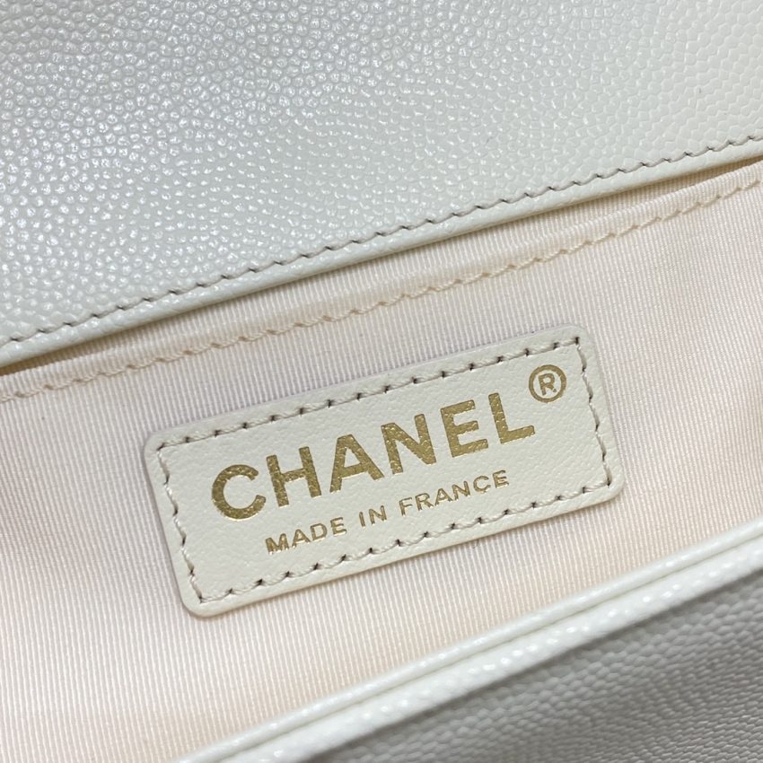 Replica CHANEL Le Boy White 2 Replica CHANEL Le Boy White - top-tier luxury replica shoulder bag