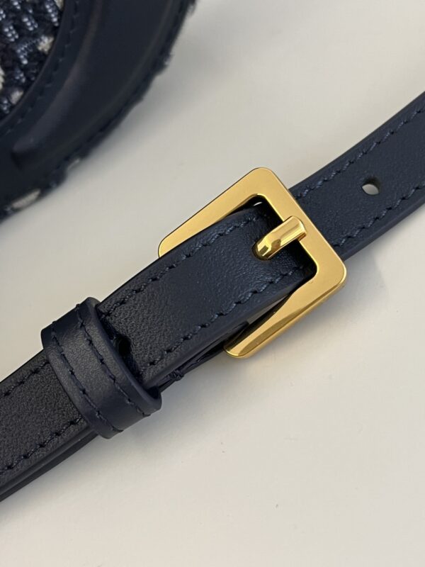 Replica Dior Signature CD Top Handle 8 Replica Dior Signature CD Top Handle - high-accuracy replica luxury purse