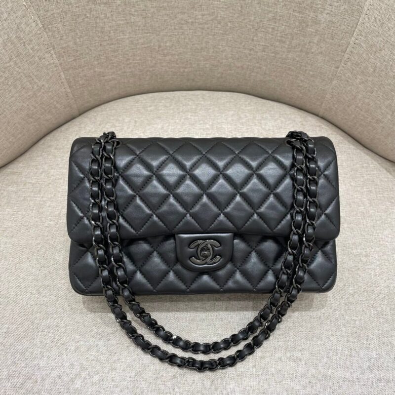 Replica CHANEL Classic Flap 25cm All Black 1 Replica CHANEL Classic Flap 25cm All Black - realistic designer-inspired fake bag
