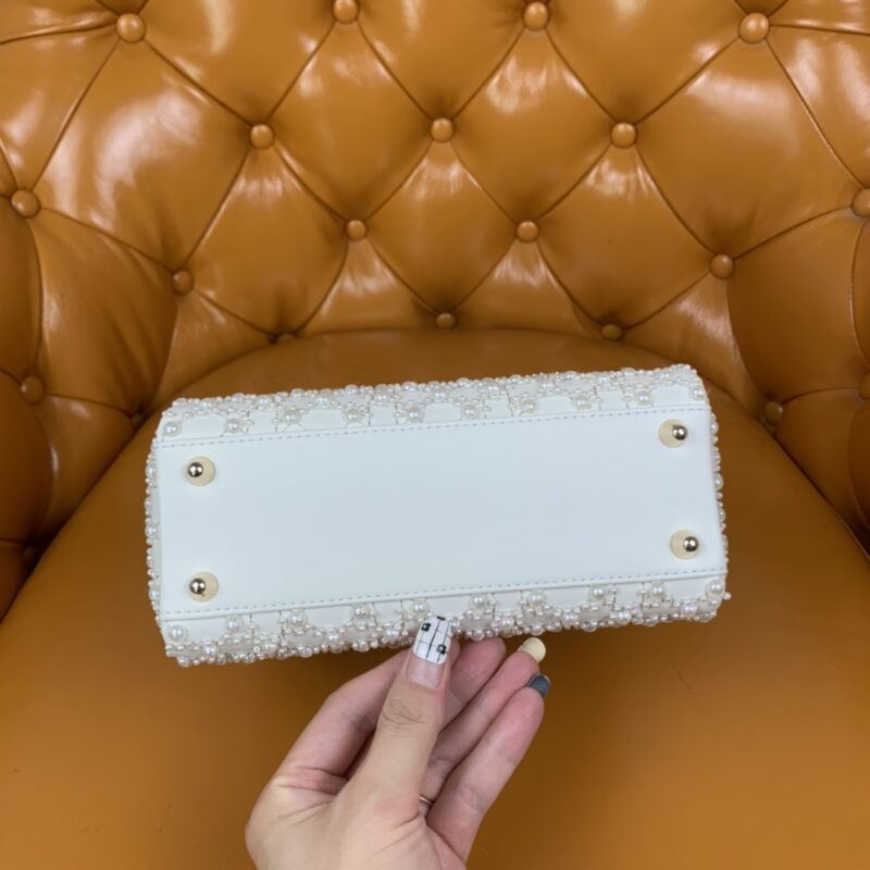 Replica Lady Dior White Pearl - ultra-realistic fake designer tote