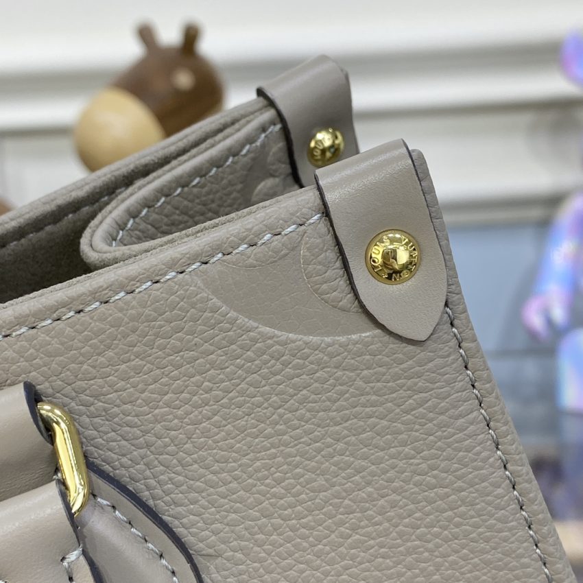Replica LV OnTheGo East West Beige 2 Replica LV OnTheGo East West Beige - top-tier luxury replica shoulder bag