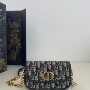 Replica Dior 30 Montaigne Avenue Bag 3 Replica Dior 30 Montaigne Avenue Bag - ultra-realistic fake designer tote