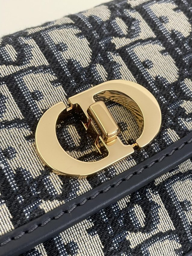 Replica Dior 30 Montaigne Avenue Bag 7 Replica Dior 30 Montaigne Avenue Bag - top-rated replica designer bag