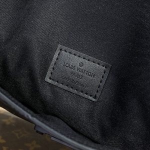 Replica Louis Vuitton Pochette S-Lock 6 Replica Louis Vuitton Pochette S-Lock - near-authentic luxury replica handbag