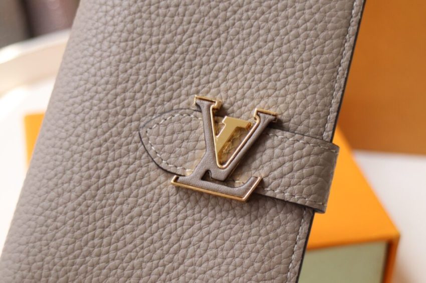 Replica Louis Vuitton Vertical Compact Wallet Beige 6 Replica Louis Vuitton Vertical Compact Wallet Beige - premium 1:1 fake handbag model