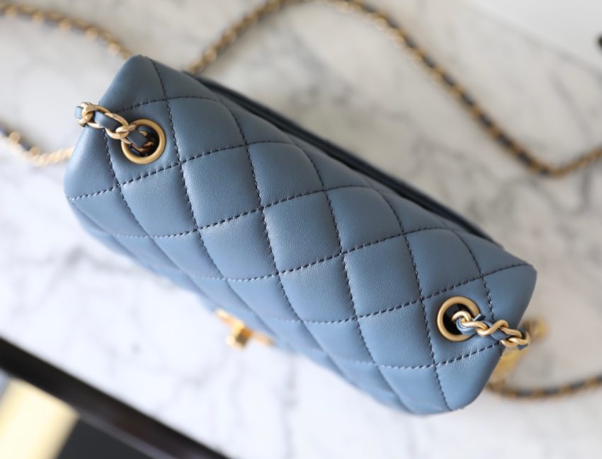 Replica CHANEL CF 17cm Golden Ball 3 Replica CHANEL CF 17cm Golden Ball - high-accuracy replica luxury purse