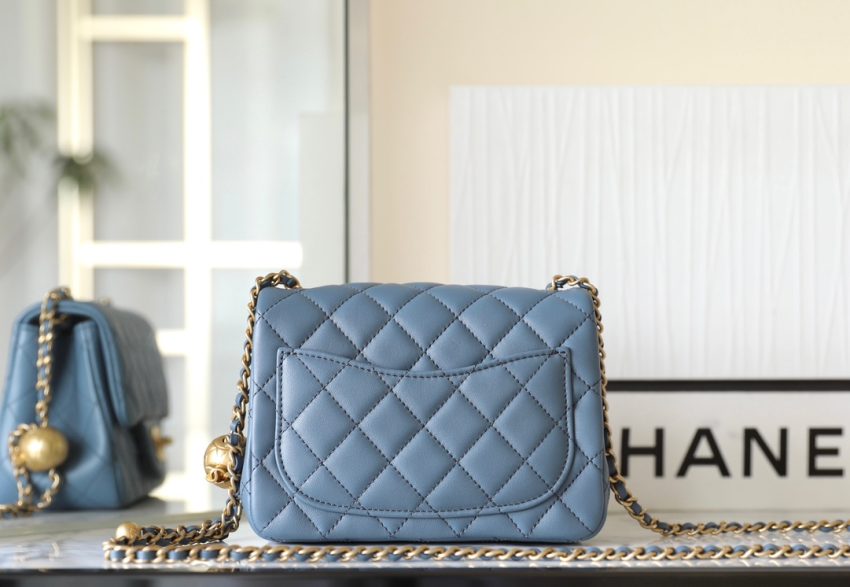 Replica CHANEL CF 17cm Golden Ball 8 Replica CHANEL CF 17cm Golden Ball - top-tier luxury replica shoulder bag