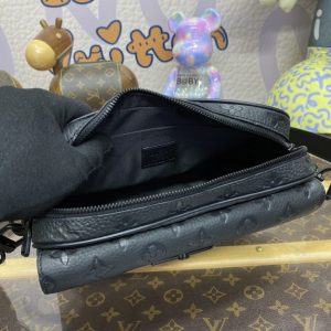 Replica Louis Vuitton Steamer Messenger Black 6 Replica Louis Vuitton Steamer Messenger Black - near-authentic luxury replica handbag